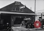 Standbild Ford Motor Verkauf und Service Garage Michigan United States USA, 1919, aus Sekunde 6 historischem Filmmaterial Videoclip 65675030970