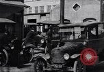 Standbild Ford Motor Verkauf und Service Garage Michigan United States USA, 1919, aus Sekunde 14 historischem Filmmaterial Videoclip 65675030970