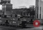 Standbild Ford Triebwagen mit Kohle Dearborn Michigan USA, 1918, aus Sekunde 5 historischem Filmmaterial Videoclip 65675030976