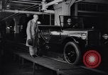 Image 15 millionième Ford Modèle T Highland Park Michigan USA, 1927, de la seconde 16 séquences d'archives historiques vidéo 65675030986