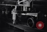 Image 15 millionième Ford Modèle T Highland Park Michigan USA, 1927, de la seconde 17 séquences d'archives historiques vidéo 65675030986