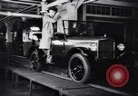 Image 15 millionième Ford Modèle T Highland Park Michigan USA, 1927, de la seconde 20 séquences d'archives historiques vidéo 65675030986