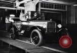 Image 15 millionième Ford Modèle T Highland Park Michigan USA, 1927, de la seconde 22 séquences d'archives historiques vidéo 65675030986