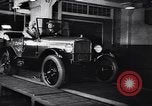 Image 15 millionième Ford Modèle T Highland Park Michigan USA, 1927, de la seconde 27 séquences d'archives historiques vidéo 65675030986