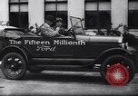 Image 15 millionième Ford Modèle T Highland Park Michigan USA, 1927, de la seconde 38 séquences d'archives historiques vidéo 65675030986