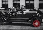 Image 15 millionième Ford Modèle T Highland Park Michigan USA, 1927, de la seconde 42 séquences d'archives historiques vidéo 65675030986