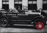 Image 15 millionième Ford Modèle T Highland Park Michigan USA, 1927, de la seconde 45 séquences d'archives historiques vidéo 65675030986