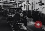 Immagine di Venti milionesima Ford Dearborn Michigan USA, 1931, secondo 14 filmato di repertorio 65675030989