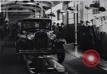Immagine di Venti milionesima Ford Dearborn Michigan USA, 1931, secondo 16 filmato di repertorio 65675030989