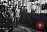 Immagine di Venti milionesima Ford Dearborn Michigan USA, 1931, secondo 27 filmato di repertorio 65675030989