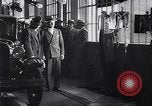Immagine di Venti milionesima Ford Dearborn Michigan USA, 1931, secondo 28 filmato di repertorio 65675030989