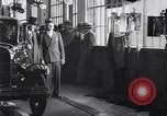 Immagine di Venti milionesima Ford Dearborn Michigan USA, 1931, secondo 32 filmato di repertorio 65675030989