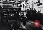 Immagine di Venti milionesima Ford Dearborn Michigan USA, 1931, secondo 39 filmato di repertorio 65675030989