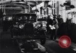 Immagine di Venti milionesima Ford Dearborn Michigan USA, 1931, secondo 48 filmato di repertorio 65675030989