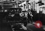 Immagine di Venti milionesima Ford Dearborn Michigan USA, 1931, secondo 49 filmato di repertorio 65675030989