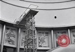 Standbild riesiger Globus Zimmer United States USA, 1937, aus Sekunde 7 historischem Filmmaterial Videoclip 65675031002
