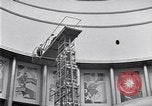 Standbild riesiger Globus Zimmer United States USA, 1937, aus Sekunde 9 historischem Filmmaterial Videoclip 65675031002