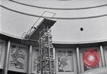Standbild riesiger Globus Zimmer United States USA, 1937, aus Sekunde 10 historischem Filmmaterial Videoclip 65675031002
