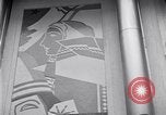 Standbild riesiger Globus Zimmer United States USA, 1937, aus Sekunde 32 historischem Filmmaterial Videoclip 65675031002