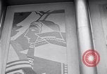 Standbild riesiger Globus Zimmer United States USA, 1937, aus Sekunde 37 historischem Filmmaterial Videoclip 65675031002