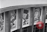 Standbild riesiger Globus Zimmer United States USA, 1937, aus Sekunde 43 historischem Filmmaterial Videoclip 65675031002