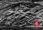 Image auto glass fabrication Dearborn Michigan USA, 1946, de la seconde 5 séquences d'archives historiques vidéo 65675031008