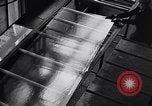 Image auto glass fabrication Dearborn Michigan USA, 1946, de la seconde 45 séquences d'archives historiques vidéo 65675031008