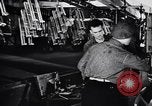 Image auto glass fabrication Dearborn Michigan USA, 1946, de la seconde 48 séquences d'archives historiques vidéo 65675031008