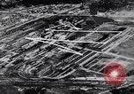 Image voitures Ford l'assemblage final Dearborn Michigan USA, 1938, de la seconde 7 séquences d'archives historiques vidéo 65675031009