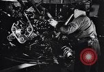 Image voitures Ford l'assemblage final Dearborn Michigan USA, 1938, de la seconde 21 séquences d'archives historiques vidéo 65675031009