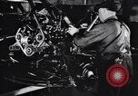 Image voitures Ford l'assemblage final Dearborn Michigan USA, 1938, de la seconde 24 séquences d'archives historiques vidéo 65675031009