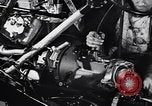 Image voitures Ford l'assemblage final Dearborn Michigan USA, 1938, de la seconde 26 séquences d'archives historiques vidéo 65675031009