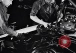 Image voitures Ford l'assemblage final Dearborn Michigan USA, 1938, de la seconde 35 séquences d'archives historiques vidéo 65675031009