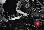 Image voitures Ford l'assemblage final Dearborn Michigan USA, 1938, de la seconde 37 séquences d'archives historiques vidéo 65675031009