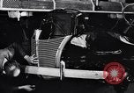 Image voitures Ford l'assemblage final Dearborn Michigan USA, 1938, de la seconde 57 séquences d'archives historiques vidéo 65675031009