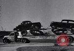 Immagine di 1946 automobili Ford Dearborn Michigan USA, 1938, secondo 9 filmato di repertorio 65675031010