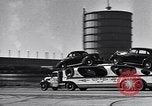 Immagine di 1946 automobili Ford Dearborn Michigan USA, 1938, secondo 11 filmato di repertorio 65675031010