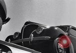 Immagine di 1946 automobili Ford Dearborn Michigan USA, 1938, secondo 13 filmato di repertorio 65675031010