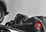 Immagine di 1946 automobili Ford Dearborn Michigan USA, 1938, secondo 15 filmato di repertorio 65675031010