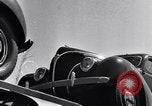 Immagine di 1946 automobili Ford Dearborn Michigan USA, 1938, secondo 17 filmato di repertorio 65675031010