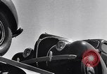 Immagine di 1946 automobili Ford Dearborn Michigan USA, 1938, secondo 18 filmato di repertorio 65675031010