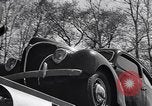 Immagine di 1946 automobili Ford Dearborn Michigan USA, 1938, secondo 28 filmato di repertorio 65675031010