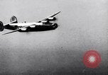 Immagine di B-24 bombardiere United States USA, 1943, secondo 9 filmato di repertorio 65675031011