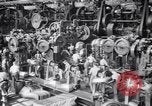 Immagine di Auto Parte superiore scocca fabbricazione Dearborn Michigan USA, 1930, secondo 13 filmato di repertorio 65675031013