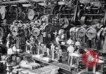Immagine di Auto Parte superiore scocca fabbricazione Dearborn Michigan USA, 1930, secondo 15 filmato di repertorio 65675031013