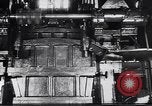Immagine di Metallo macchina di pressatura Dearborn Michigan USA, 1930, secondo 3 filmato di repertorio 65675031014