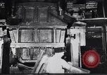 Immagine di Metallo macchina di pressatura Dearborn Michigan USA, 1930, secondo 11 filmato di repertorio 65675031014