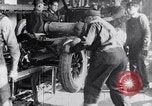 Image Ford Motor Company ligne d'assemblage Highland Park Michigan USA, 1917, de la seconde 7 séquences d'archives historiques vidéo 65675031026