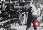 Image Ford Motor Company ligne d'assemblage Highland Park Michigan USA, 1917, de la seconde 10 séquences d'archives historiques vidéo 65675031026