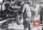 Image Ford Motor Company ligne d'assemblage Highland Park Michigan USA, 1917, de la seconde 11 séquences d'archives historiques vidéo 65675031026
